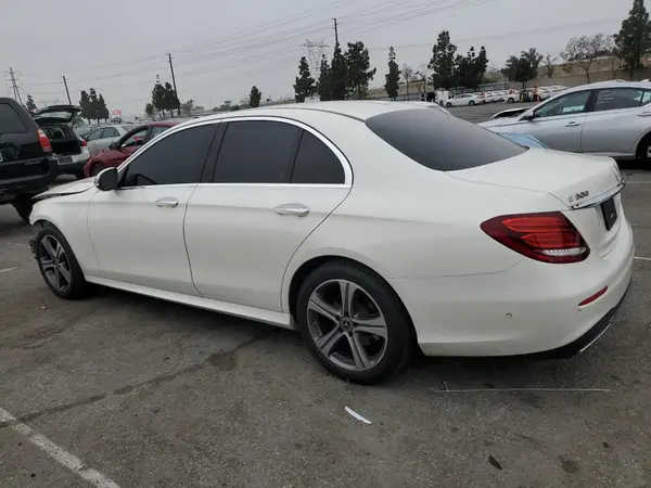WDDZF4KBXKA554760 2019 MERCEDES-BENZ E-KLASSE - Image 2