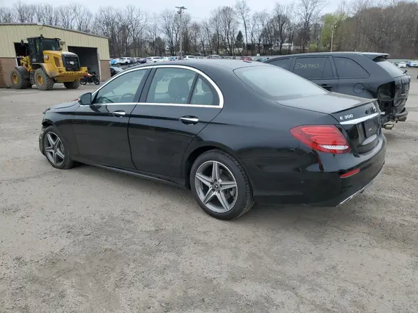 WDDZF4KBXKA673571 2019 MERCEDES-BENZ E-KLASSE - Image 2