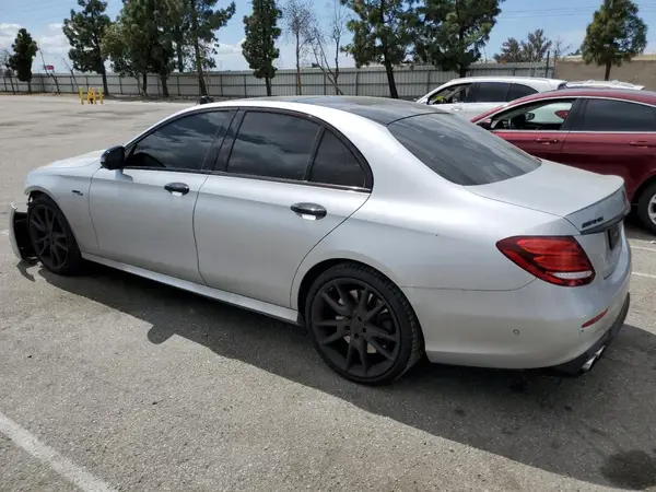 WDDZF6BB6KA619132 2019 MERCEDES-BENZ E-KLASSE - Image 2