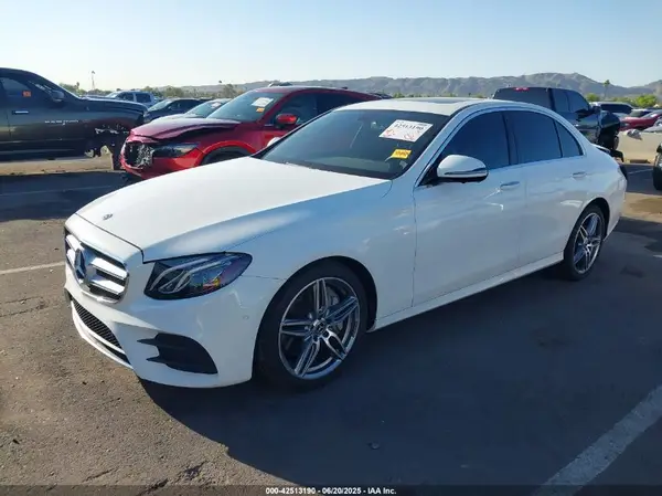 WDDZF6JB1KA516122 2019 MERCEDES-BENZ E-KLASSE - Image 2