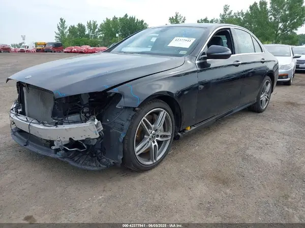WDDZF6JB3KA514825 2019 MERCEDES-BENZ E-KLASSE - Image 2