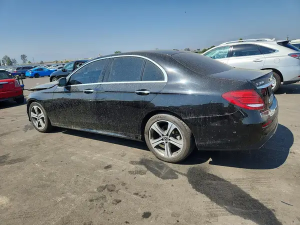WDDZF8DB6LA721122 2020 MERCEDES-BENZ E-KLASSE - Image 2
