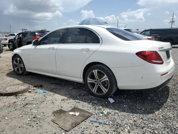 WDDZF8DB8LA708209 2020 MERCEDES-BENZ E-KLASSE - Image 2