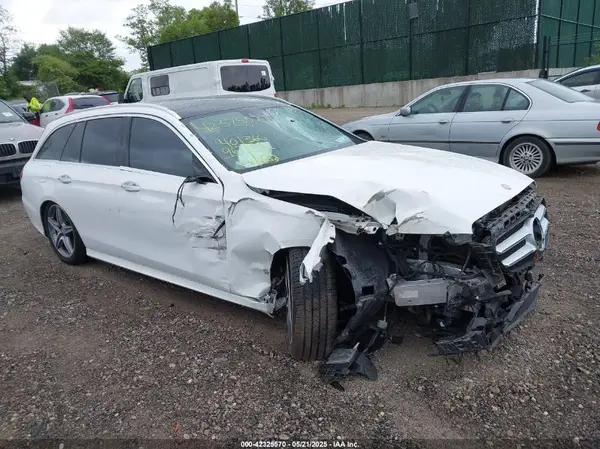 WDDZH6GB9HA136780 2017 MERCEDES-BENZ E-KLASSE - Image 1