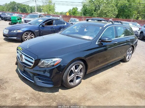 WDDZH6JB0KA639467 2019 MERCEDES-BENZ E-KLASSE - Image 2