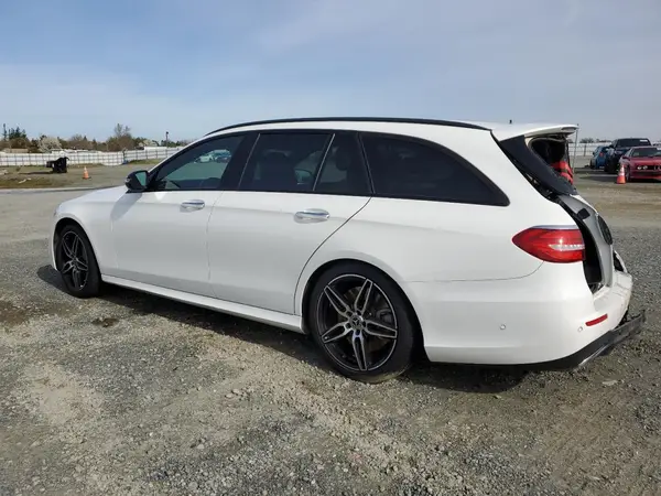 WDDZH6JB6KA671808 2019 MERCEDES-BENZ E-KLASSE - Image 2