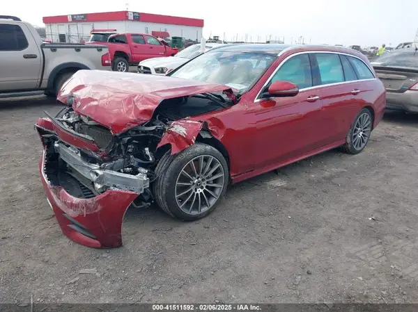 WDDZH6JB7KA654077 2019 MERCEDES-BENZ E-KLASSE - Image 2