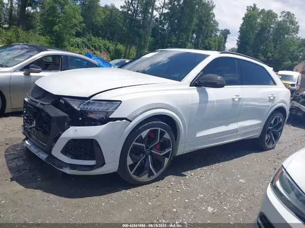 WU1ARBF10MD029781 2021 AUDI RS Q8 - Image 2