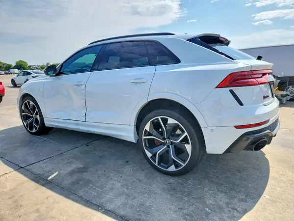 WU1ARBF11ND009055 2022 AUDI RS Q8 - Image 2