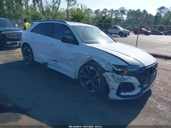 WU1ARBF18ND025883 2022 AUDI RS Q8