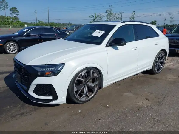 WU1ARBF18ND025883 2022 AUDI RS Q8 - Image 2