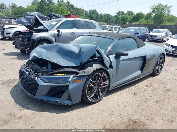 WUA4BCFX0N7900836 2022 AUDI R8 - Image 2