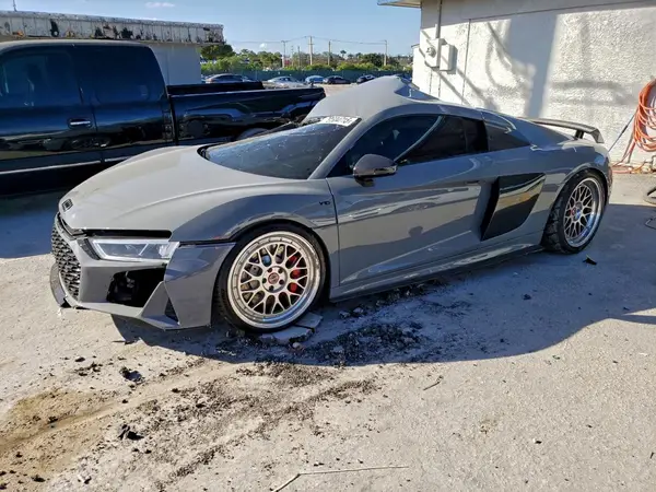 WUABAAFX4J7902162 2018 AUDI R8