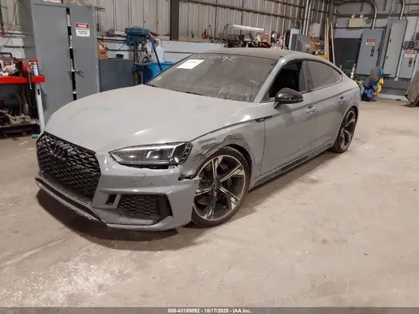 WUABWCF59KA900990 2019 AUDI RS5 - Image 2