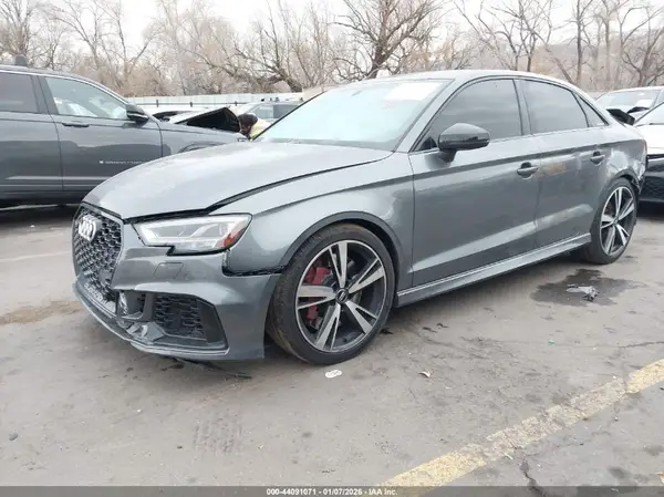 WUABWEGFF1J190282 2018 AUDI RS3 - Image 2