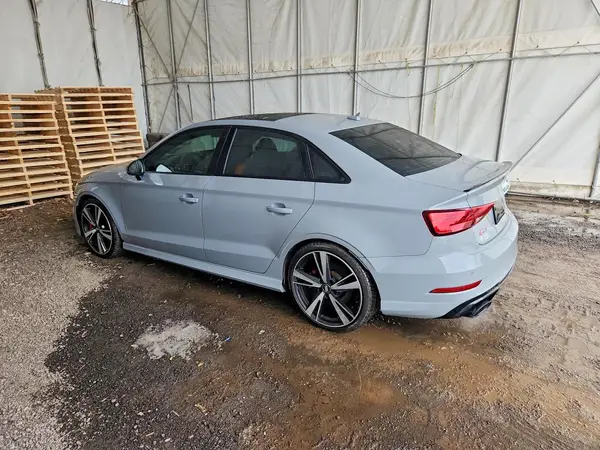 WUABWGFF0J1904621 2018 AUDI RS3 - Image 2