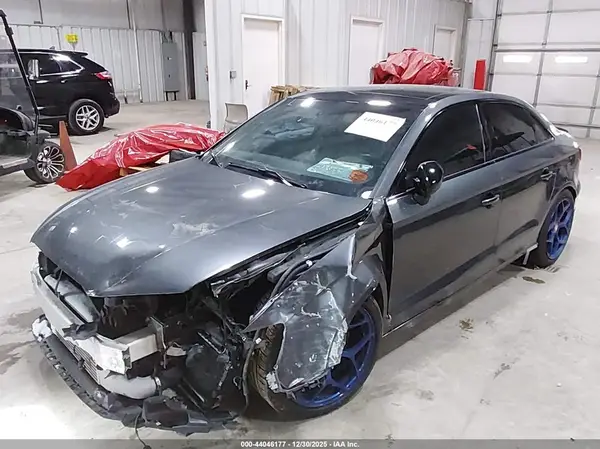WUABWGFF0KA905933 2019 AUDI RS3 - Image 2
