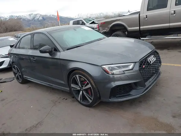 WUABWGFF1J1902828 2018 AUDI RS3