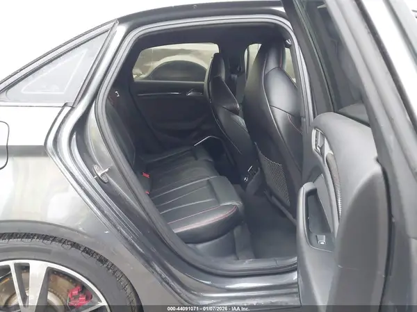 WUABWGFF1J1902828 2018 AUDI RS3 - Image 8