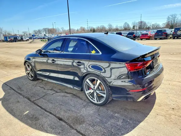 WUABWGFF2J1902451 2018 AUDI RS3 - Image 2