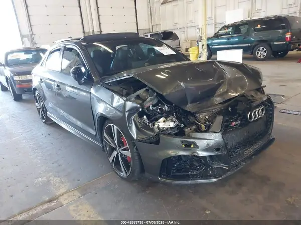 WUABWGFF2KA900281 2019 AUDI RS3