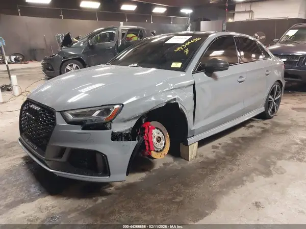 WUABWGFF2KA902998 2019 AUDI RS3 - Image 2
