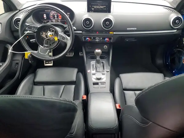 WUABWGFF3J1901938 2018 AUDI RS3 - Image 8