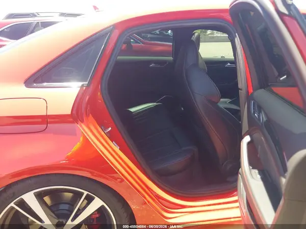 WUABWGFF3J1905732 2018 AUDI RS3 - Image 8