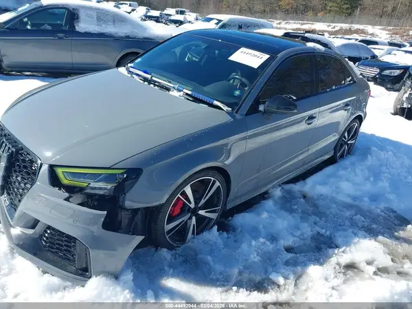 WUABWGFF6J1903716 2018 AUDI RS3 - Image 2