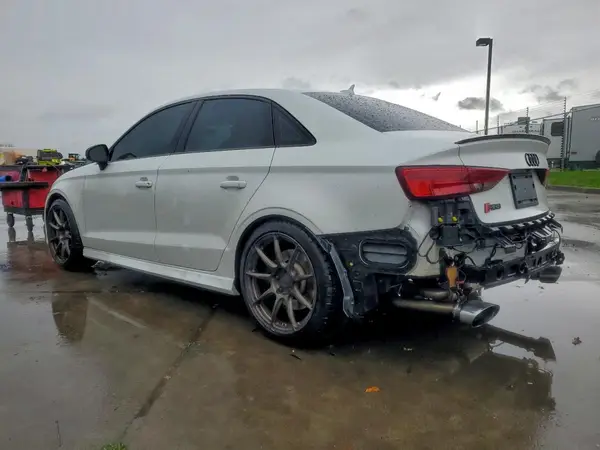 WUABWGFF7J1904955 2018 AUDI RS3 - Image 2