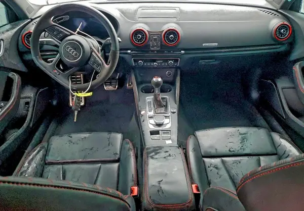 WUABWGFF7J1904955 2018 AUDI RS3 - Image 8
