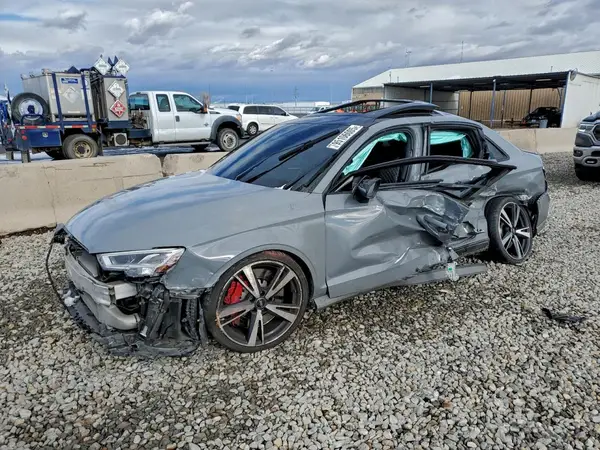 WUABWGFFXJ1900513 2018 AUDI RS3