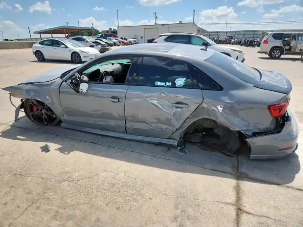 WUABWGFFXJ1908112 2018 AUDI RS3 - Image 2