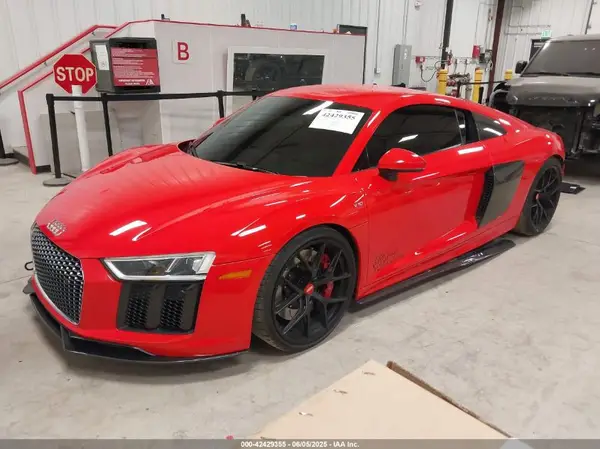 WUAEAAFX2H7901938 2017 AUDI R8 - Image 2