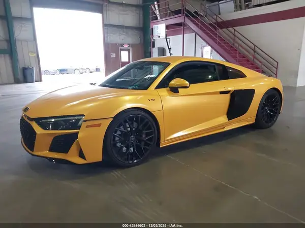 WUAEEAFX7L7900930 2020 AUDI R8 - Image 2