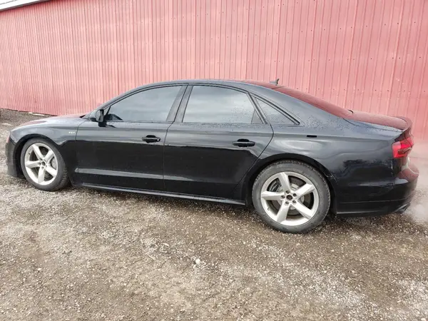 WUAJ5AFD4HN900519 2017 AUDI S8 - Image 2