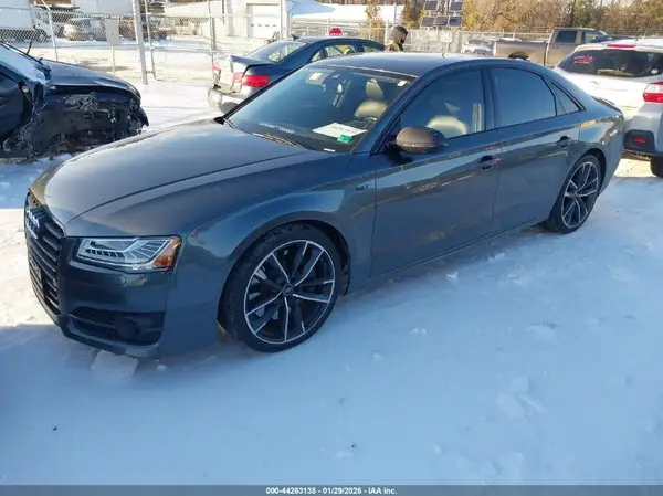 WUAJ5AFD4HN900746 2017 AUDI S8 - Image 2