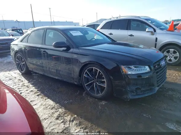 WUAJ5AFD5HN900271 2017 AUDI S8