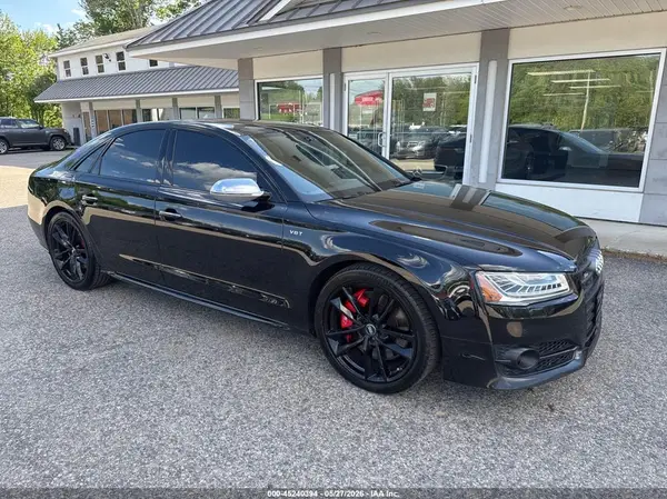 WUAJ5AFD5HN901064 2017 AUDI S8