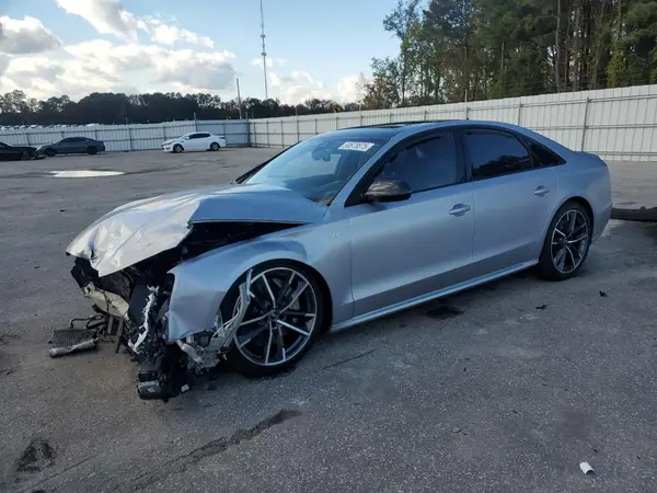 WUAJ5AFD7HN900773 2017 AUDI S8