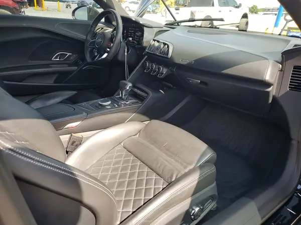 WUAKBAFX1H7904524 2017 AUDI R8 - Image 8