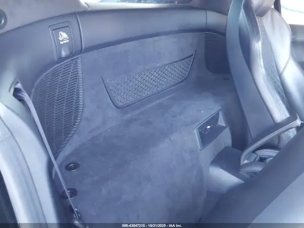 WUAKBAFX1H7905026 2017 AUDI R8 - Image 8