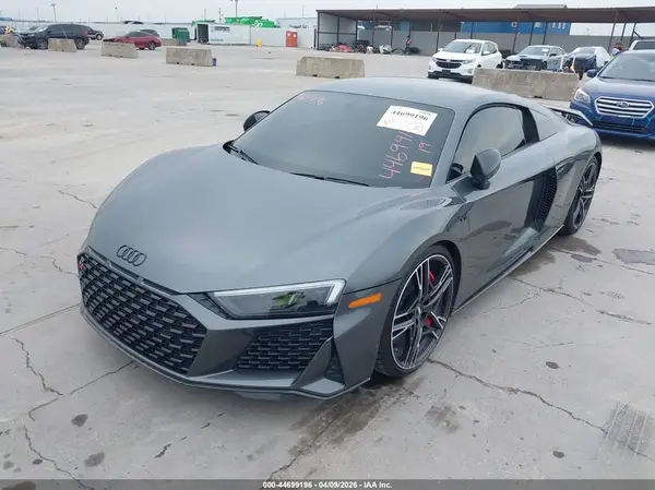 WUAKBAFX5L7900209 2020 AUDI R8 - Image 2