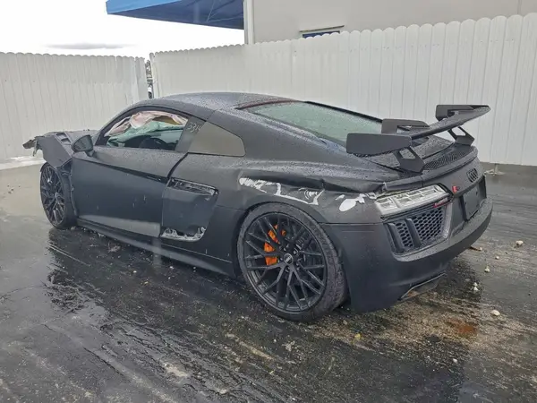 WUAKBAFX8H7905122 2017 AUDI R8 - Image 2
