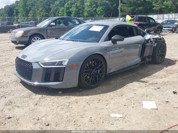 WUAKBAFX9J7900159 2018 AUDI R8 - Image 2