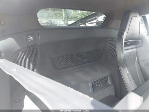 WUAKBAFX9J7900159 2018 AUDI R8 - Image 8