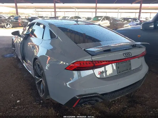 2023 AUDI RS7 IAAI lot 43252896 auction photo 3