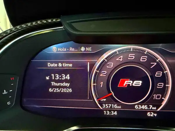 WUAVACFX5H7903940 2017 AUDI R8 - Image 8