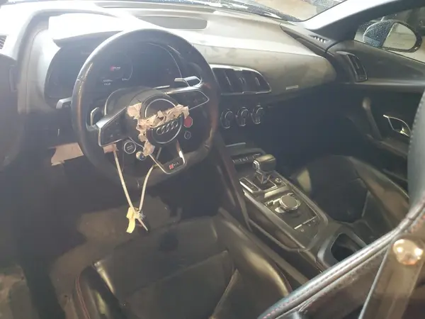 WUAVACFX6J7900308 2018 AUDI R8 - Image 8