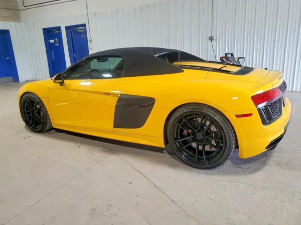 WUAVACFX7H7903437 2017 AUDI R8 - Image 2